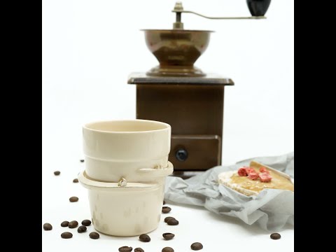 Rankų darbo puodelis puodelis su mini skulptūra | no. 6 - Ramunės nameilė