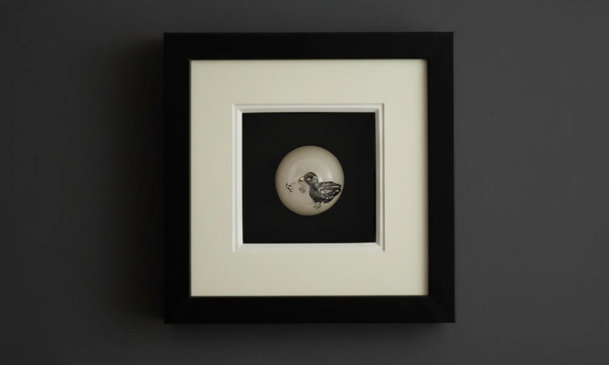 Paveikslas su keraminia miniatiūra