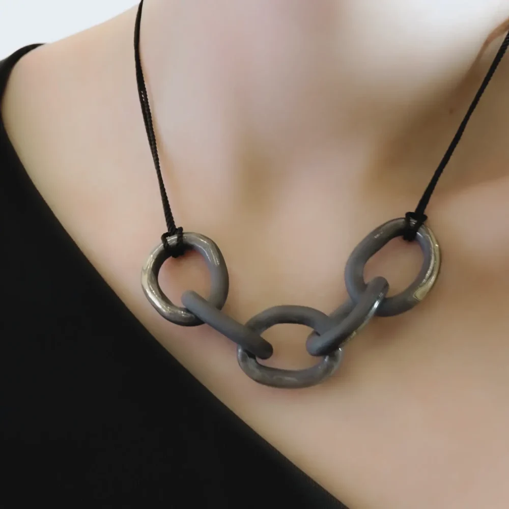 Kolje-su-porcelianine-grandine Kolje-su-porcelianine-grandine