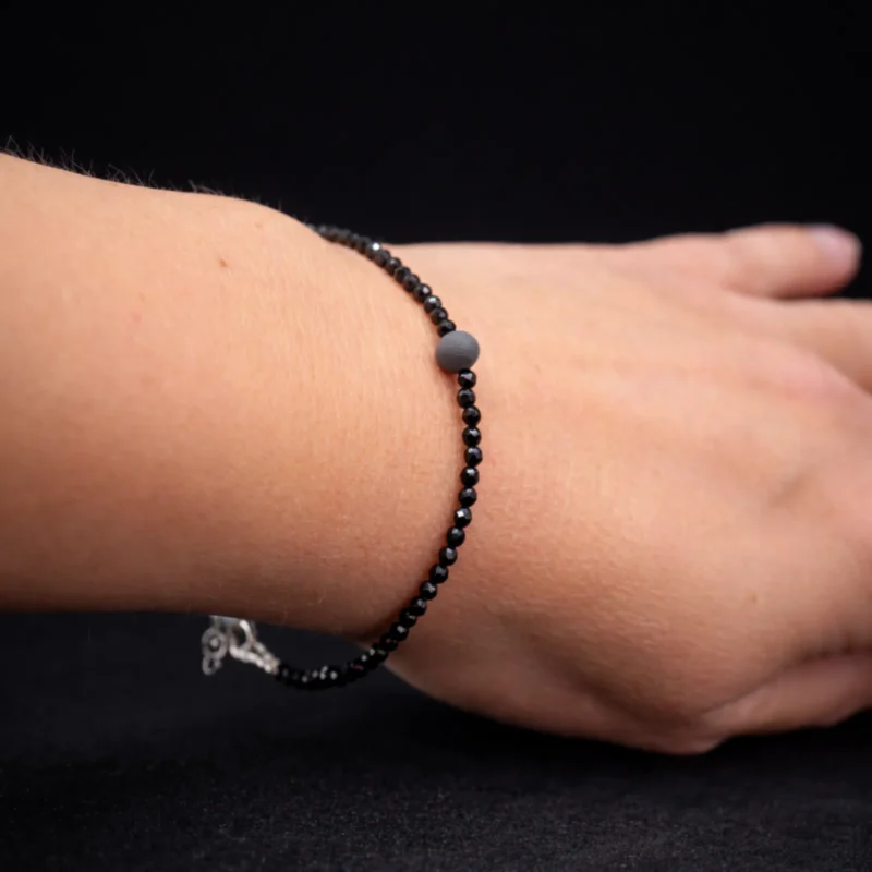 Juodo špinelio apyrankė