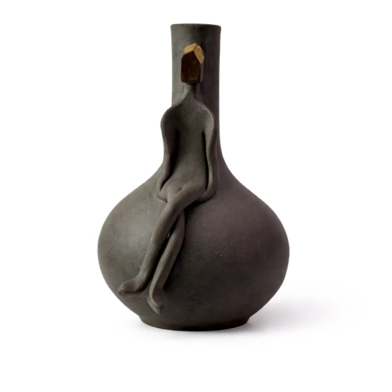 17 Kolba su skulptūra