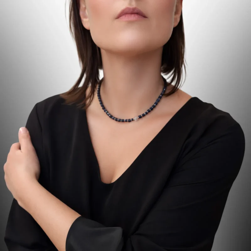 Juodo porceliano karoliai | no. 22