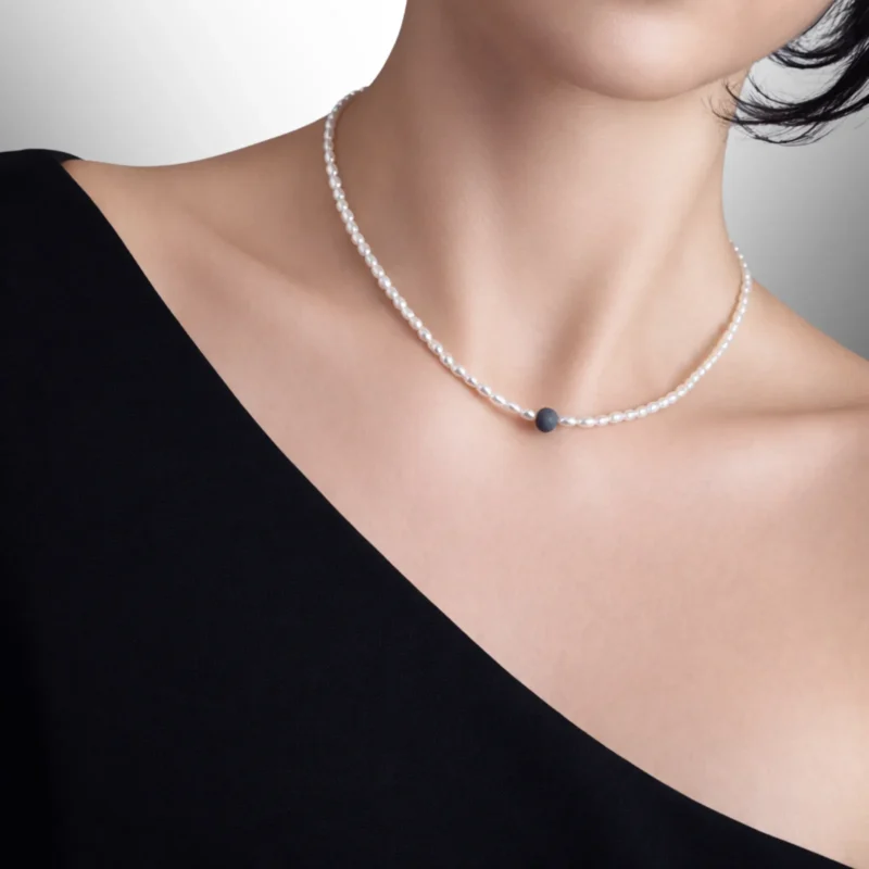 Gėlavandenių perlų vėrinys "Moderni klasika"