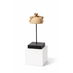 Skulptūra aukuras Kai turi į ką atsiremti