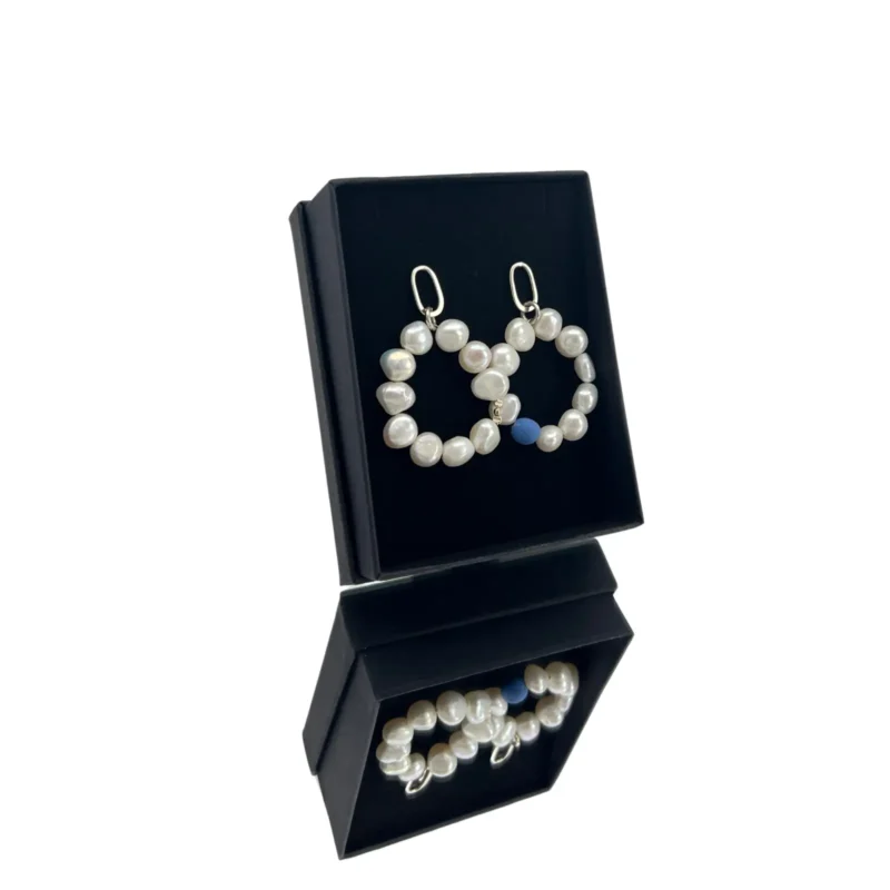 Auskarai-perlai-melynasis-porcelianas-sidabras