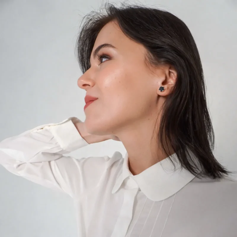 Auskarai su porceliano akmenukais