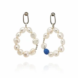 Gėlavandenių perlų auskarai su mėlynu porcelianu