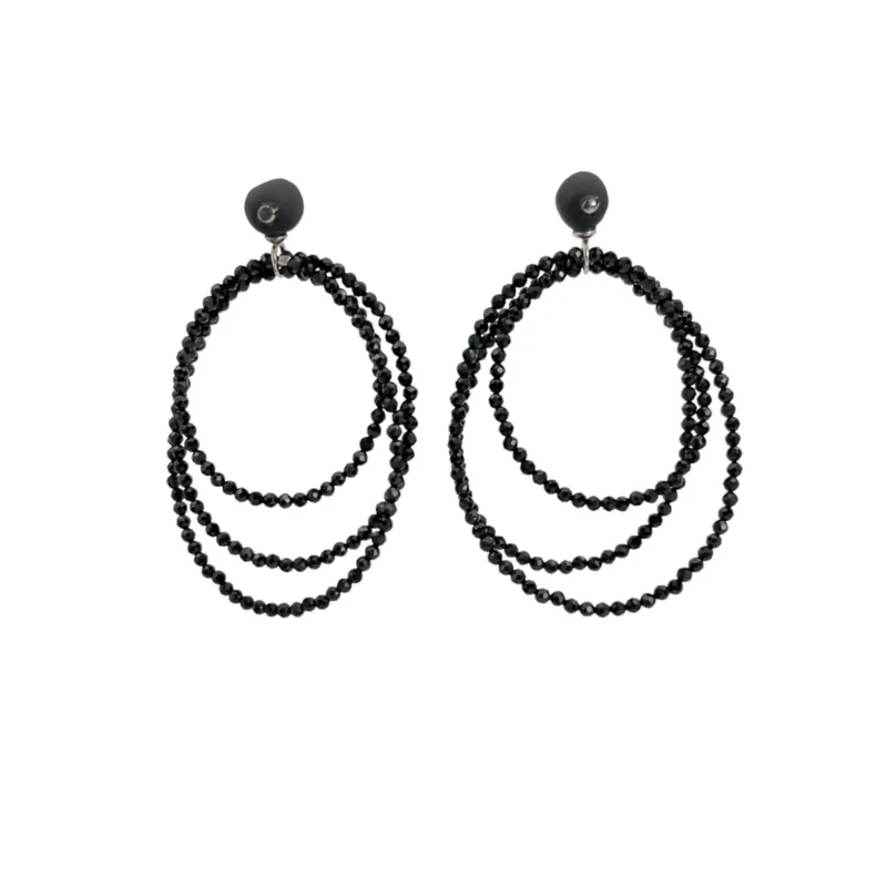 Auskarai-spinelio-kristalas-iveriami-prie-ausies Auskarai-porcelianas-spinelio-kristalas-iveriami-prie-ausies