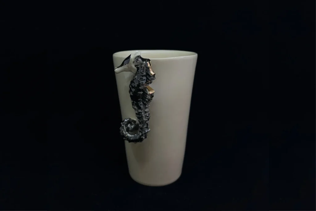 unikalus rankų darbo puodelis su jūros arkliuku