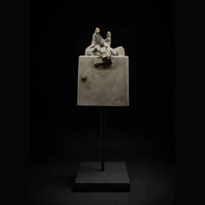 Skulptūra iš ciklo "Kai nukranta karūnos"