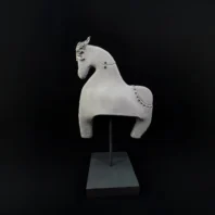 Skulptura Žirgas Šamotas, oksidai, 24K auksas