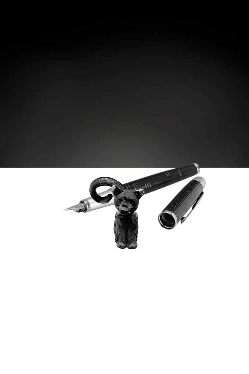 Mažoji plastika | Porcelianinė katino figūrėlė h 3 cm