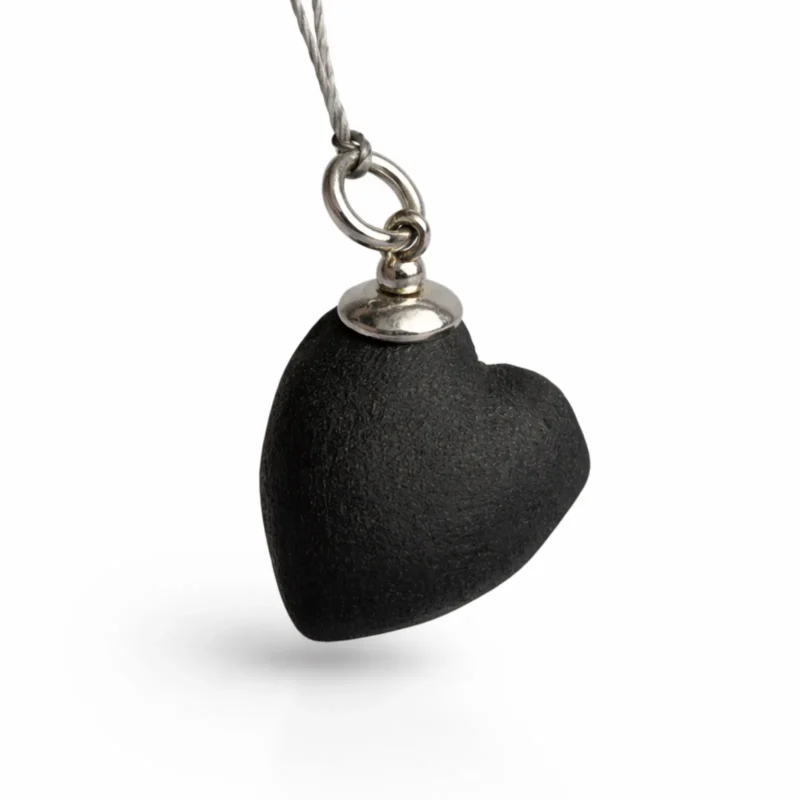 Porcelianinis pakabukas "Širdelė"