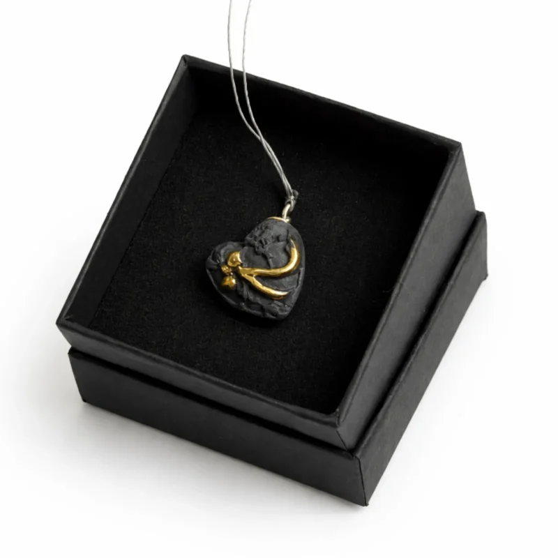 Porcelianinis pakabukas "Širdelė"