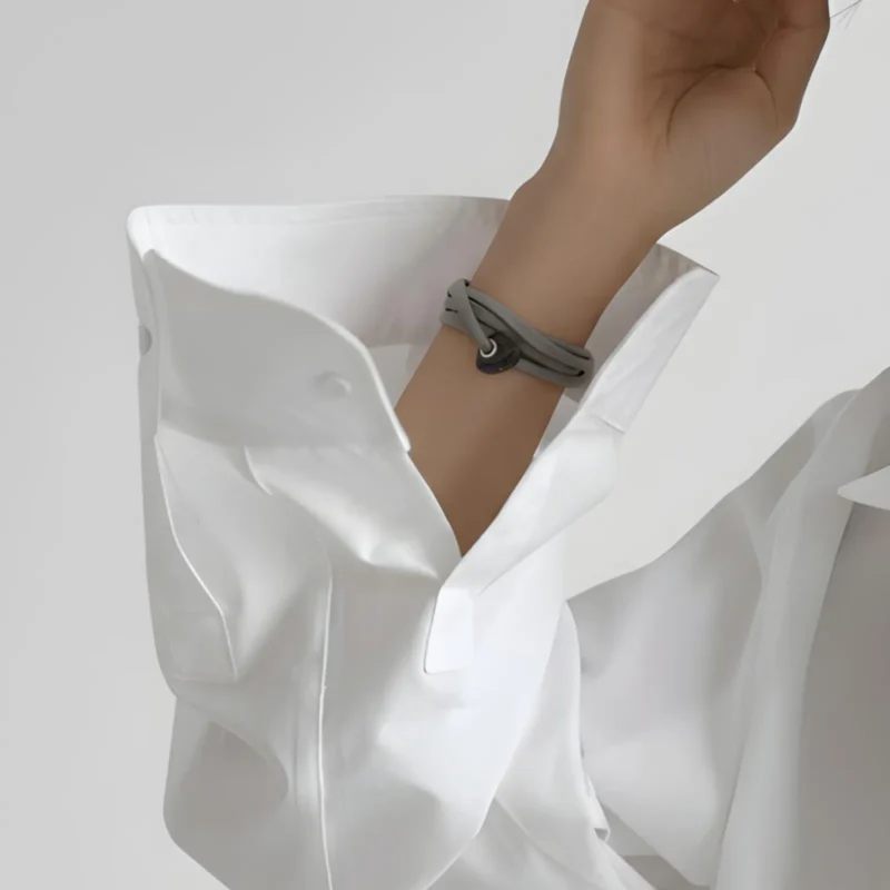 Šilko apyrankė su porceliano karoliuku