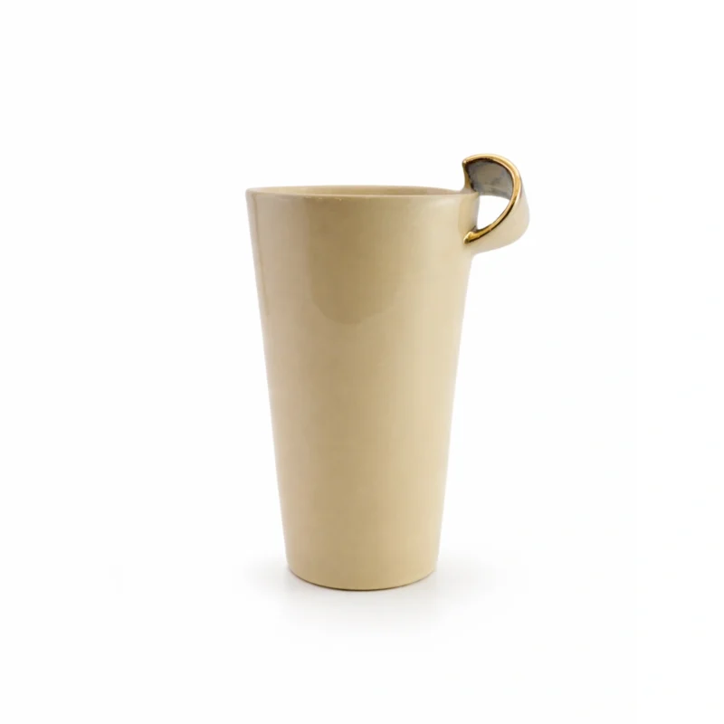 Rankų darbo puodelis su miniatiūra