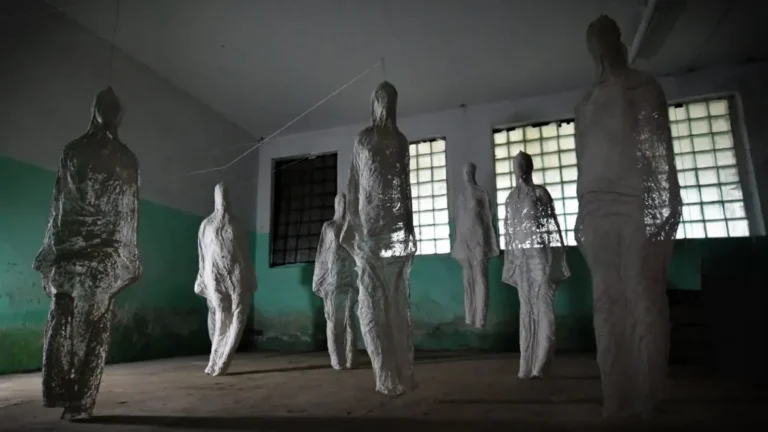 The “Shells” installation: translucent life-size figures in the working sawmill in Merkinė